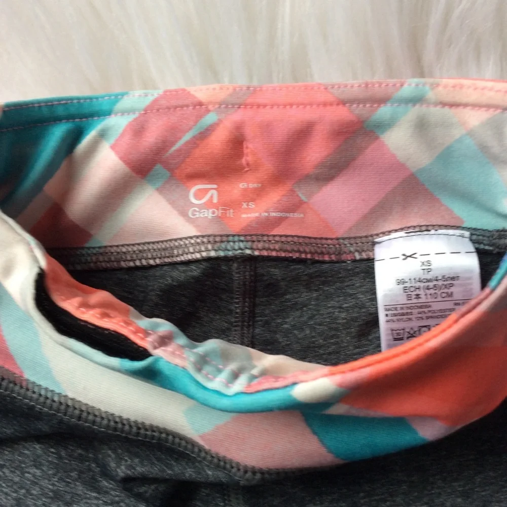 NWT GAPFIT Sport Capri Leggings